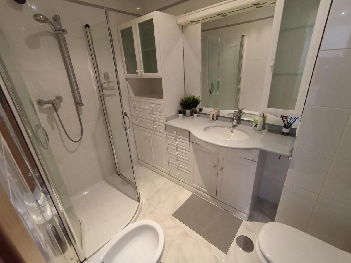 Apartamento De 120M2 Al Lado De Cabarceno Saron Bagian luar foto