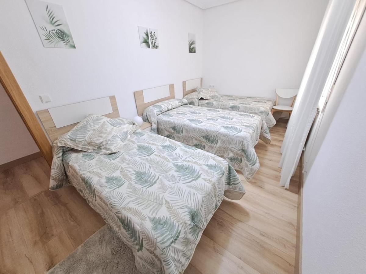 Apartamento De 120M2 Al Lado De Cabarceno Saron Bagian luar foto