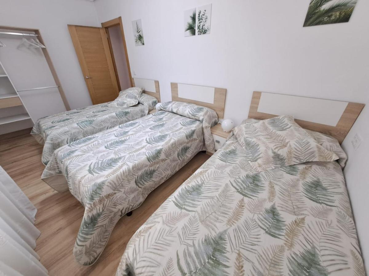 Apartamento De 120M2 Al Lado De Cabarceno Saron Bagian luar foto