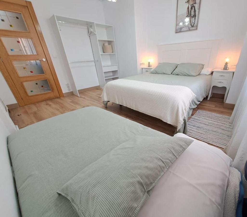 Apartamento De 120M2 Al Lado De Cabarceno Saron Bagian luar foto
