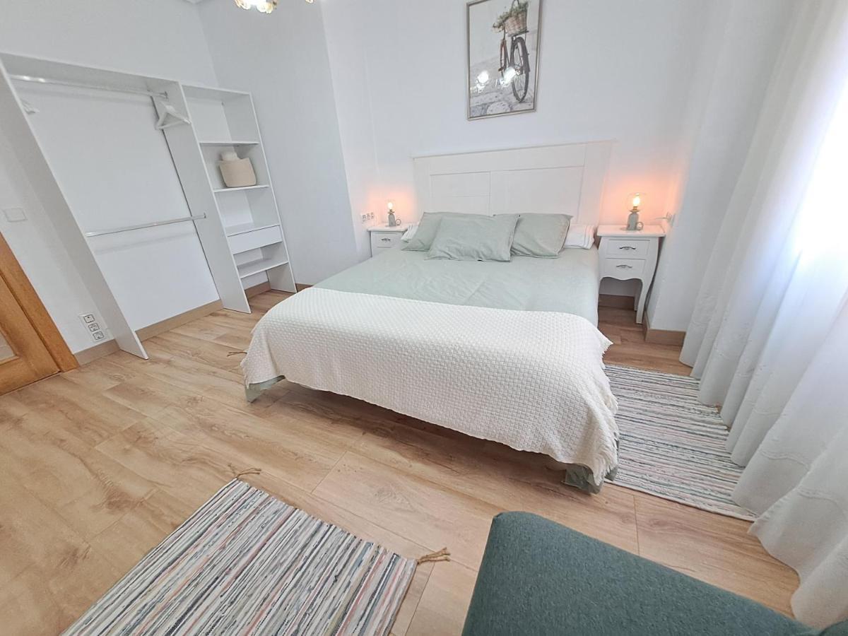 Apartamento De 120M2 Al Lado De Cabarceno Saron Bagian luar foto