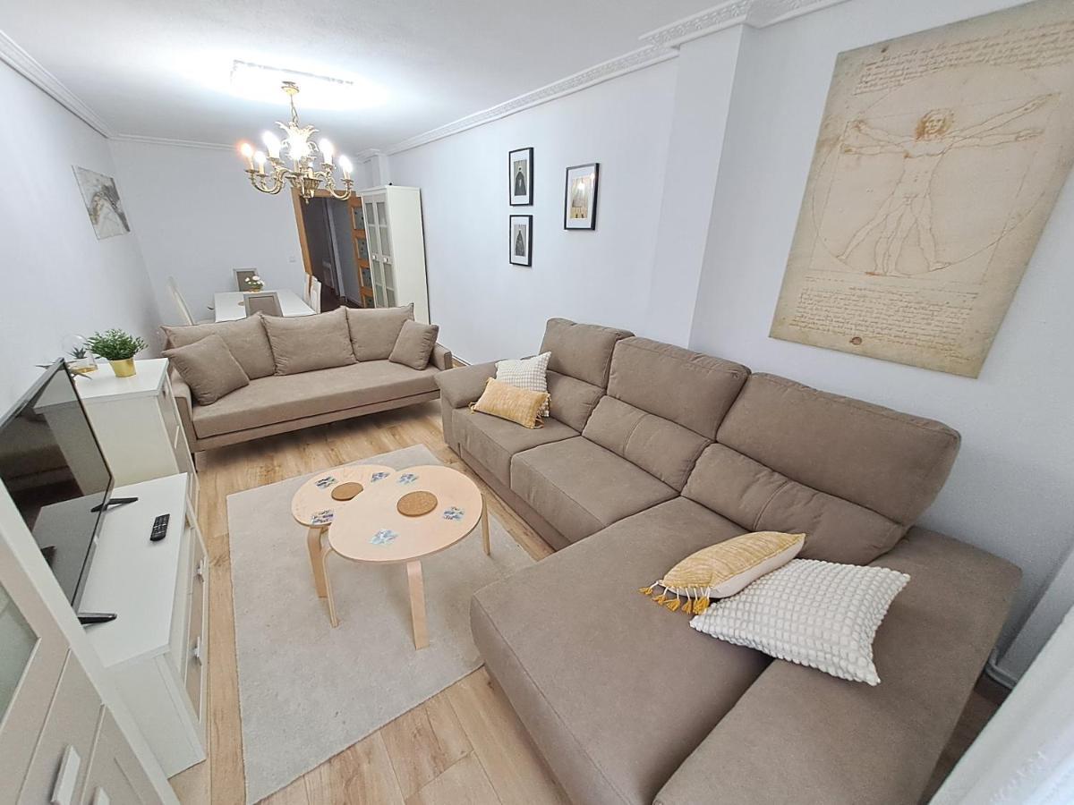 Apartamento De 120M2 Al Lado De Cabarceno Saron Bagian luar foto